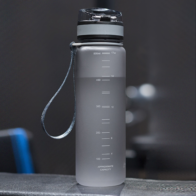 高品質ウォーターボトル 500 ミリリットル 1000 ミリ - Sports Equipment Photos のレビューと価格